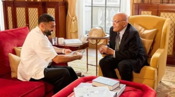 مجدي يعقوب ومحمد صلاح يتبادلان رؤى النجاح ويركزان على العزيمة كسر مفتاح التفوق